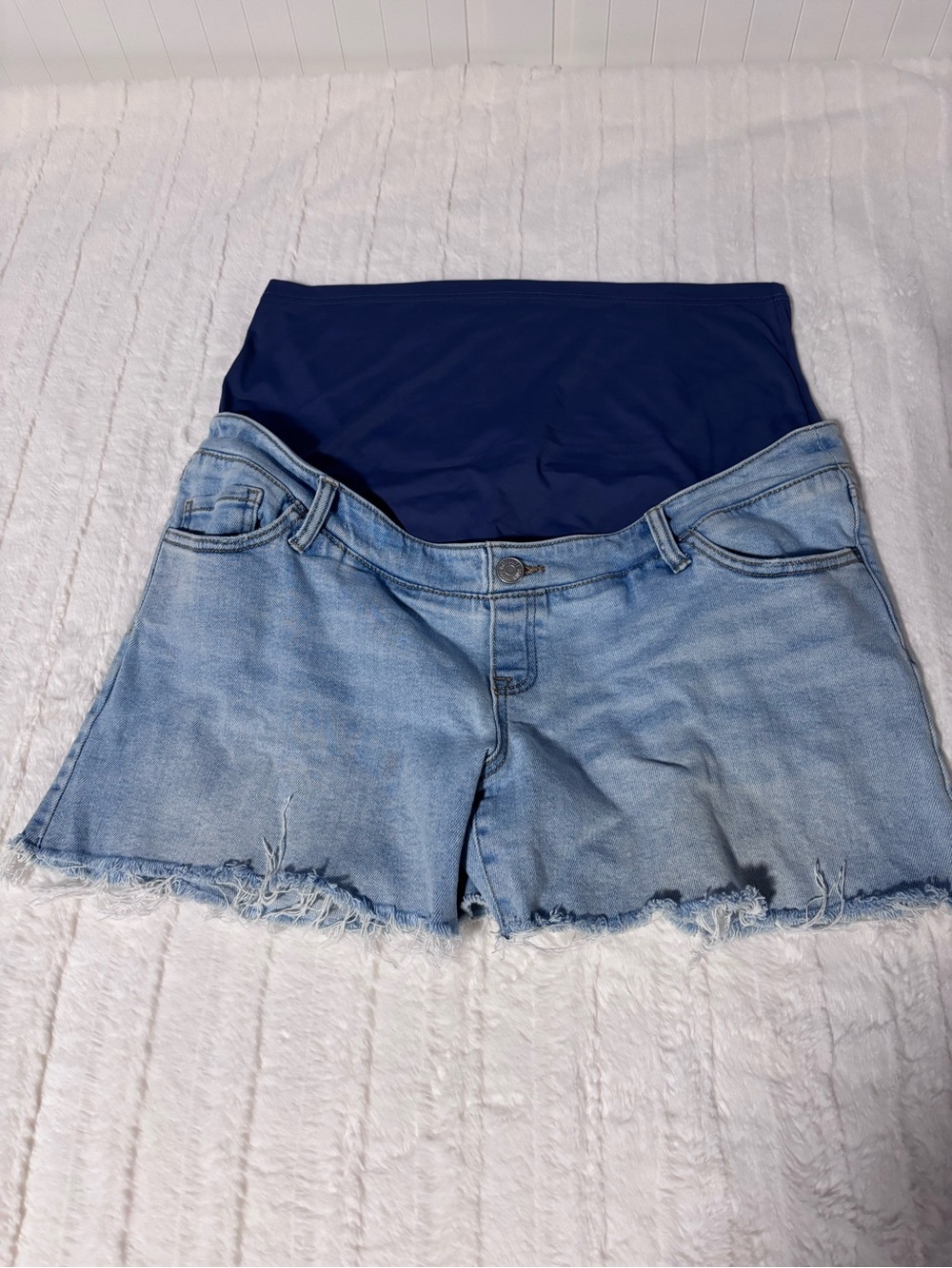 Maternity Clothing Bundle Size L – Thyme Jeans + Shorts & Lupo Leggings